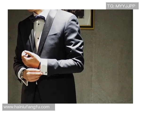 足球明星魅力四射西装造型展现绅士风范与运动激情的完美结合 足球明星魅力四射西装造型展现绅士风范与运动激情的完美结合