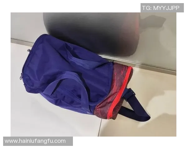 国外足球明星斜挎包时尚潮流解析与购买指南